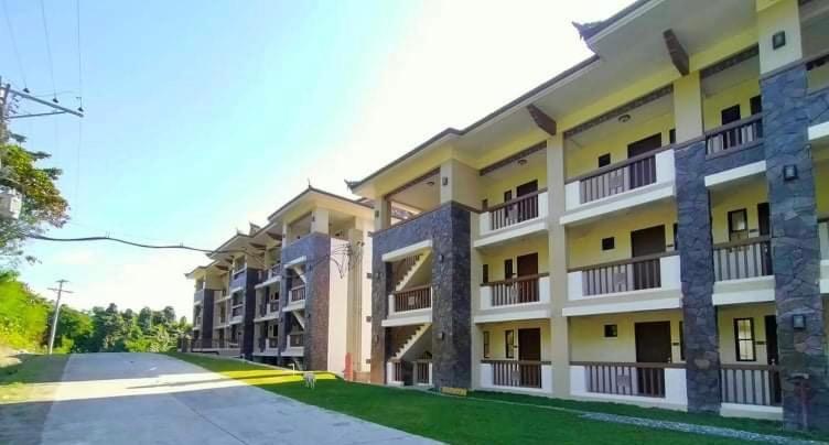 Kembali Condo Resort With Sea View Davao City Esterno foto