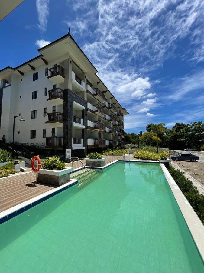 Kembali Condo Resort With Sea View Davao City Esterno foto