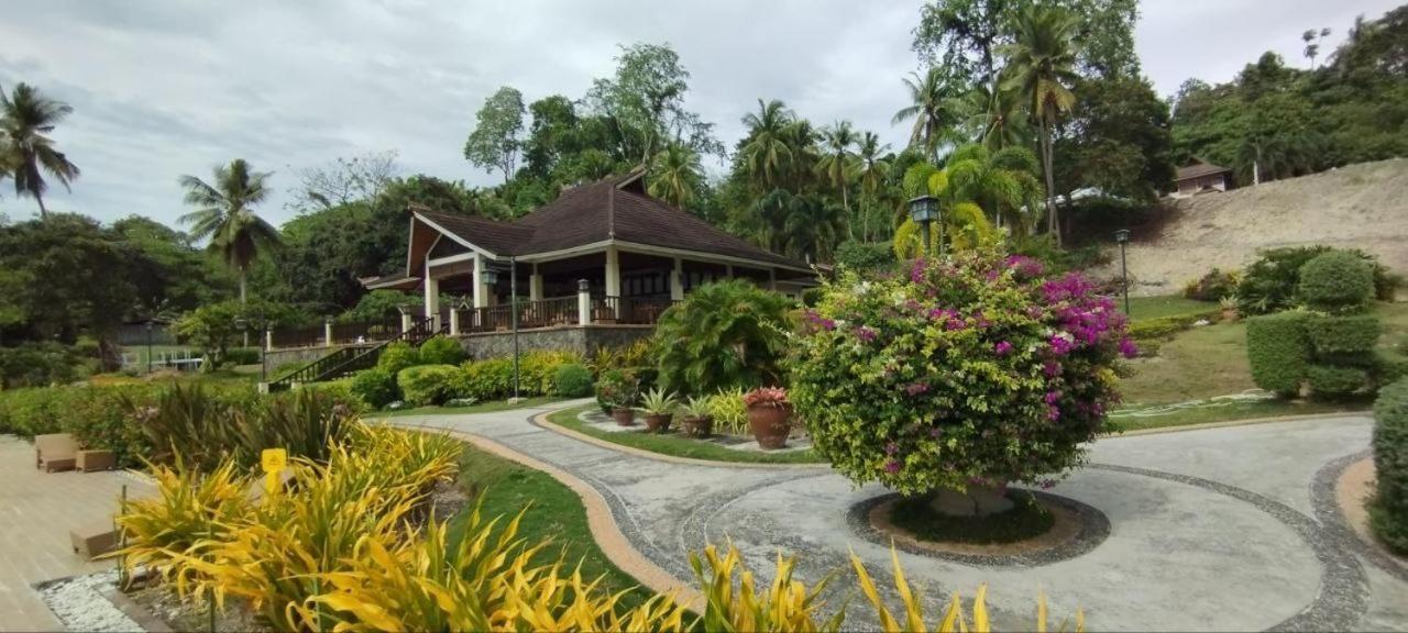 Kembali Condo Resort With Sea View Davao City Esterno foto
