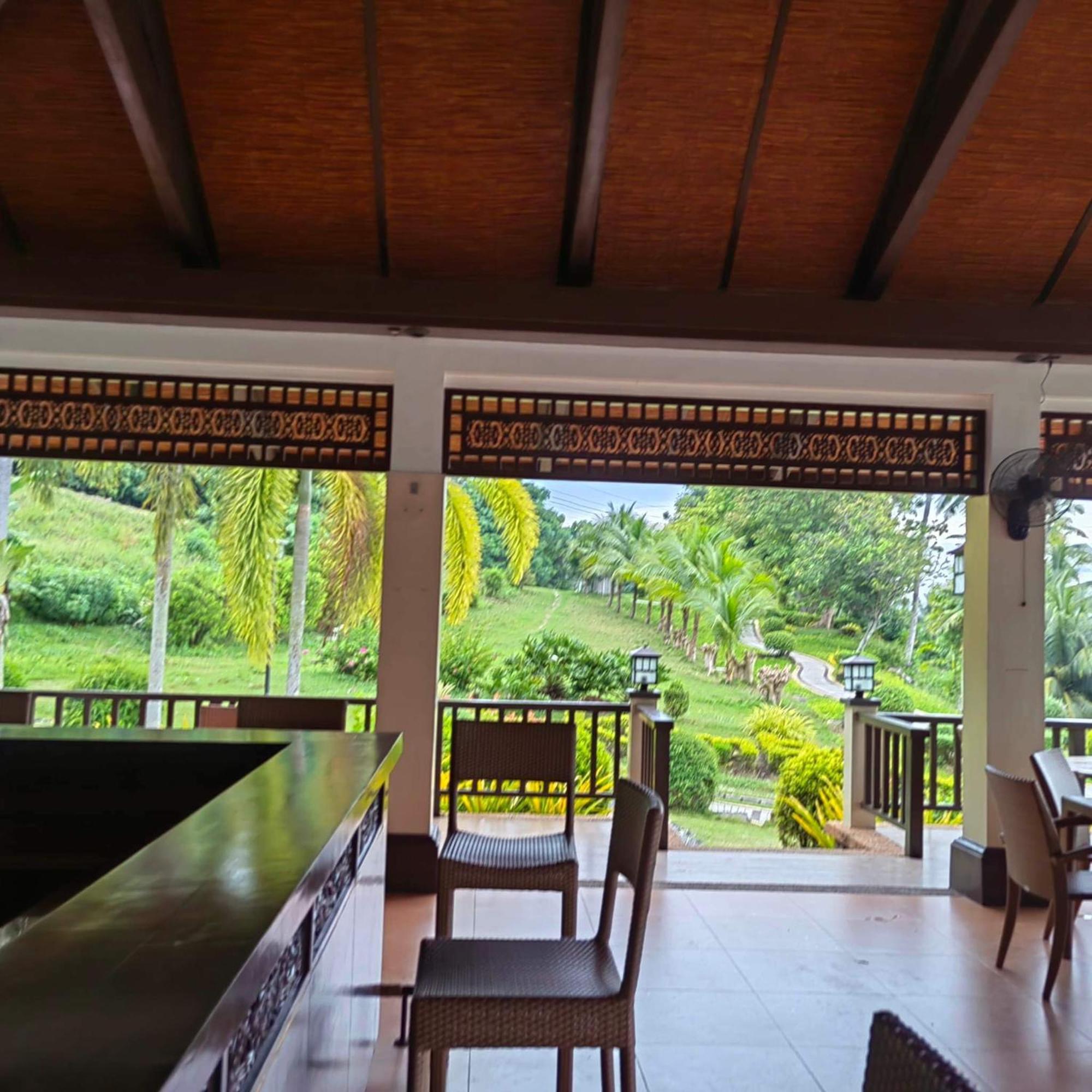 Kembali Condo Resort With Sea View Davao City Esterno foto