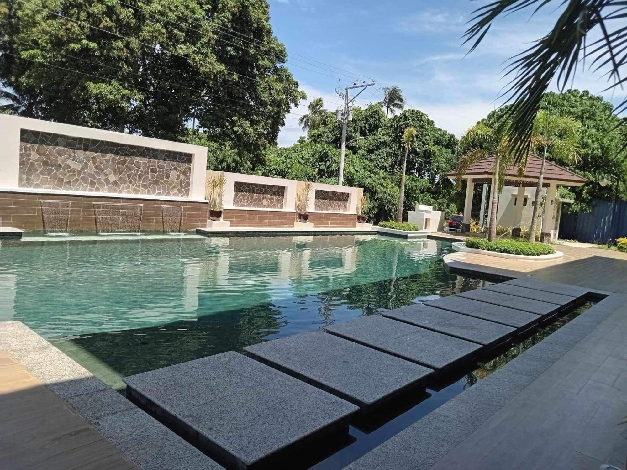 Kembali Condo Resort With Sea View Davao City Esterno foto